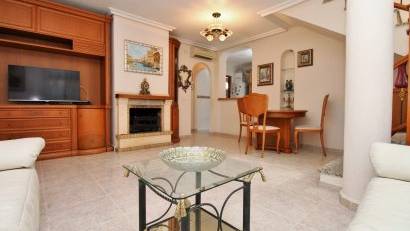 Resale - Villa -
Villamartin - Villamartín