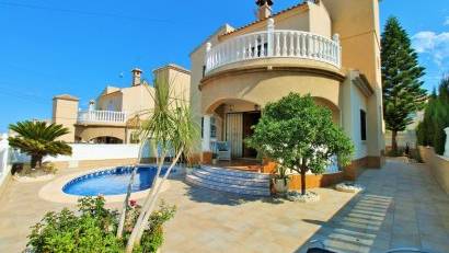 Resale - Villa -
Villamartin - Villamartín