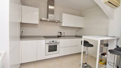 Reventa - Villa -
Villamartin - Villamartín