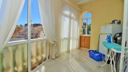 Reventa - Villa -
Villamartin - Villamartín