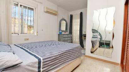 Reventa - Villa -
Villamartin - Villamartín