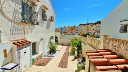 Reventa - Villa -
Villamartin - Villamartín