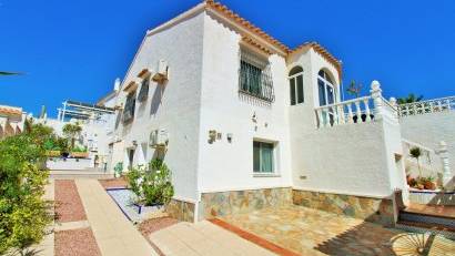 Reventa - Villa -
Villamartin - Villamartín