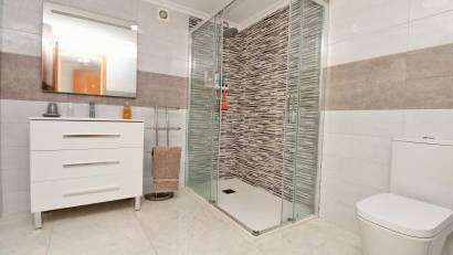 Reventa - Villa -
Villamartin - Villamartín