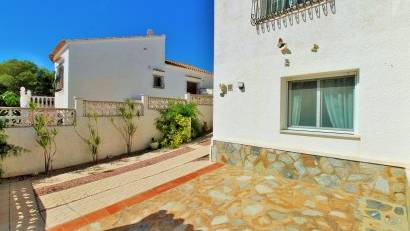 Reventa - Villa -
Villamartin - Villamartín