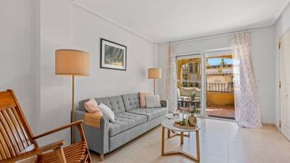 Resale - Apartment -
Daya Nueva