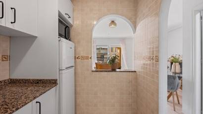 Resale - Apartment -
Daya Nueva