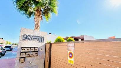 Återförsäljning - Semi detached -
Los Montesinos - La Herada