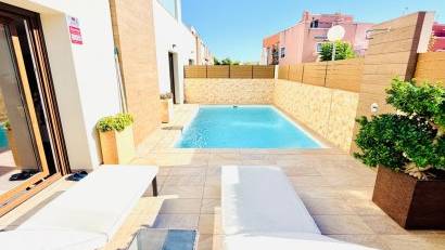 Återförsäljning - Semi detached -
Los Montesinos - La Herada