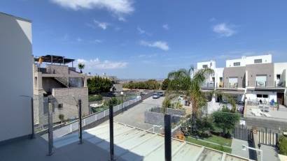 Återförsäljning - Radhus -
Torrevieja
