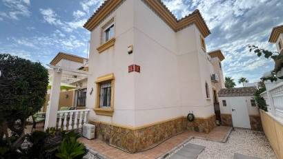 Återförsäljning - Quad House -
Villamartin - PAU 8
