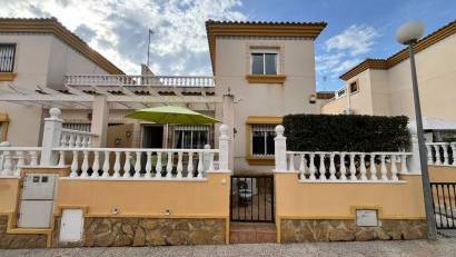 Återförsäljning - Quad House -
Villamartin - PAU 8