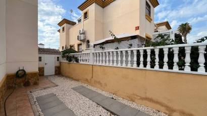 Återförsäljning - Quad House -
Villamartin - PAU 8