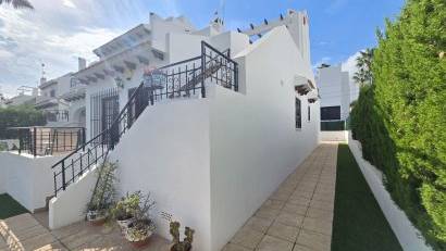 Återförsäljning - Townhouse * -
Villamartin * - Los Dolses *