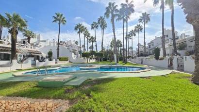 Återförsäljning - Townhouse * -
Villamartin * - Los Dolses *