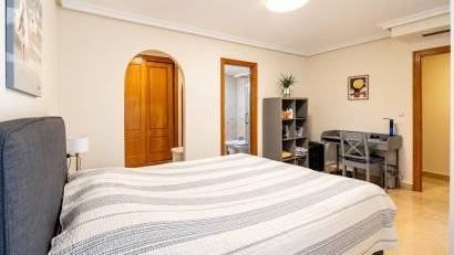 Resale - Apartment -
Torrevieja