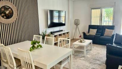 Resale - Apartment -
Villamartin - La Andaluza