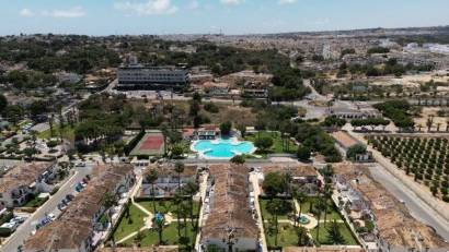 Återförsäljning - Radhus -
Torrevieja - Lago jardin