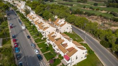 Återförsäljning - Radhus -
Villamartin - Villamartín