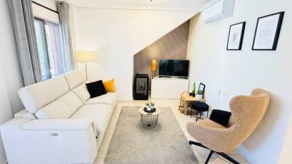 Återförsäljning - Semi detached -
Daya Nueva