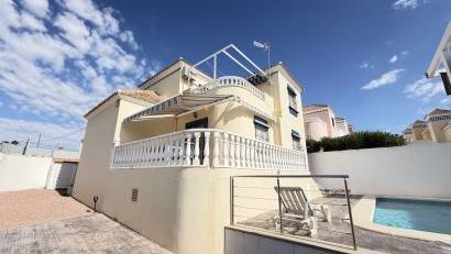 Återförsäljning - Villa -
Villamartin - Villamartín