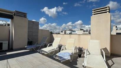 Återförsäljning - Apartment -
Orihuela Costa - Villamartín