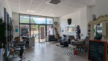 Resale - Commercial Unit -
Lo Crispin - LO CRISPIN