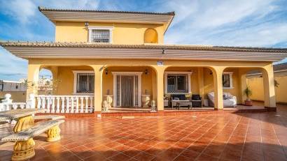 Återförsäljning - Villa -
Torrevieja - LOS BALCONES - LOS ALTOS