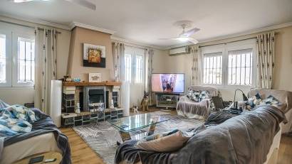 Återförsäljning - Villa -
Torrevieja - LOS BALCONES - LOS ALTOS
