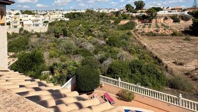 Resale - Villa -
Orihuela Costa