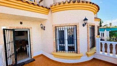 Återförsäljning - Detached villa -
Los Montesinos - La Herrada