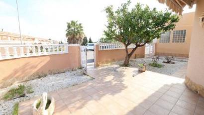 Återförsäljning - Villa -
Torrevieja - Los Balcones