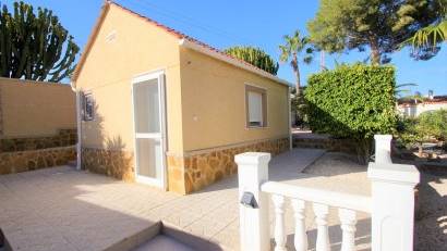 Återförsäljning - Villa -
Villamartin - Villamartín