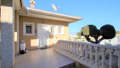 Återförsäljning - Villa -
Villamartin - Villamartín