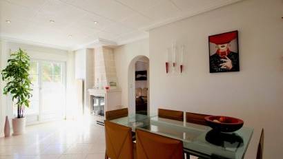 Återförsäljning - Villa -
Villamartin - Villamartín