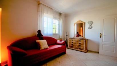 Återförsäljning - Villa -
Villamartin - Villamartín