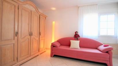 Återförsäljning - Villa -
Villamartin - Villamartín