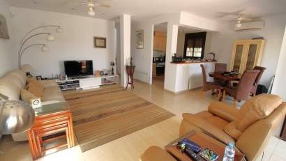 Reventa - Villa -
Villamartin - Villamartín