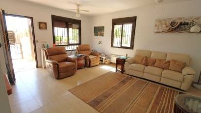 Reventa - Villa -
Villamartin - Villamartín