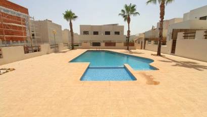 Reventa - Villa -
Villamartin - Villamartín