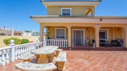 Återförsäljning - Villa -
Torrevieja - Los Balcones