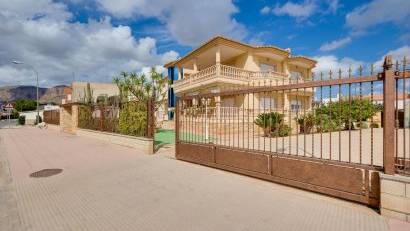 Återförsäljning - detached house -
Orihuela - Hurchillo