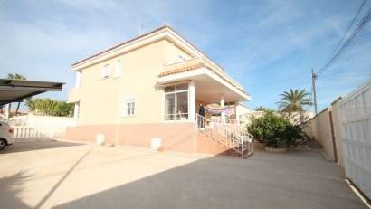 Återförsäljning - Detached villa -
Torrevieja - Aguas Nuevas