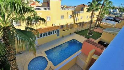 Resale - Townhouse -
Villamartin - Villamartín