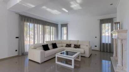 Resale - Villa -
Orihuela Costa