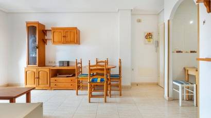 Återförsäljning - Apartamento -
Torrevieja - La Mata