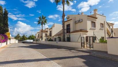 Återförsäljning - Apartment -
Playa Flamenca - Montilla