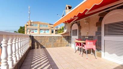 Resale - Villa -
Orihuela Costa