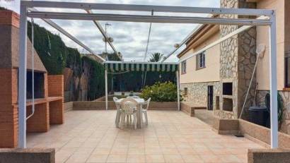 Återförsäljning - Detached villa -
Mil Palmeras