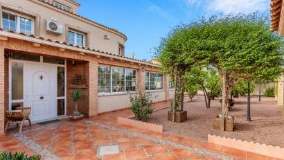 Återförsäljning - Villa -
Torrevieja